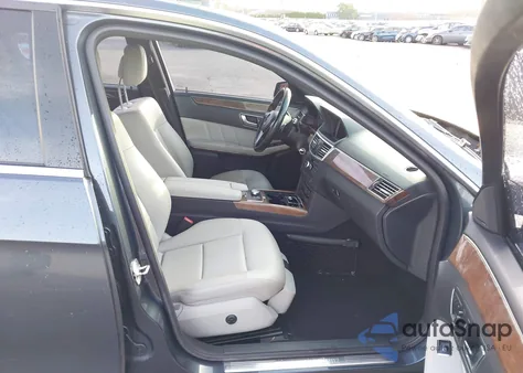 2013 Mercedes-Benz E 350 4Matic z USA, uszkodzony, nr VIN WDDHF8JB6DA730226